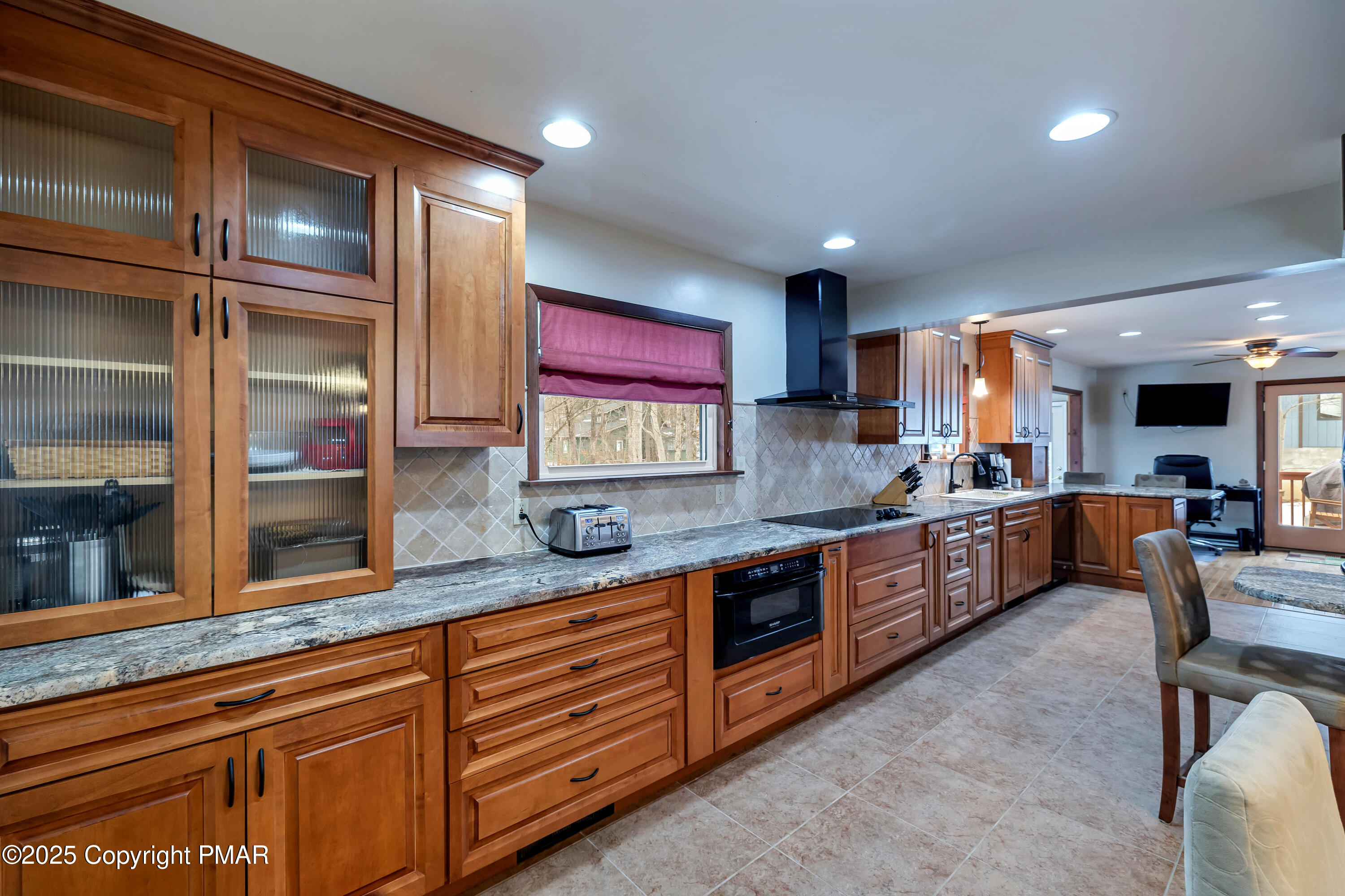 345 Canterbury Road Bushkill, PA 18324 - Photo 10 of 57 Kitchen
