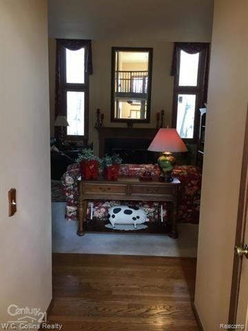 992 River Mist Drive Rochester, MI 48307 - Photo 11 of 42 11.JPG