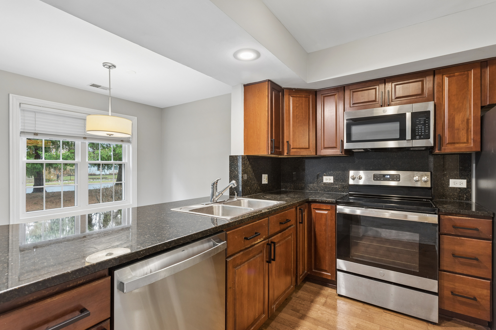 43 Foxcroft Road, Unit 43127 Naperville, IL 60565 - Photo 8 of 19