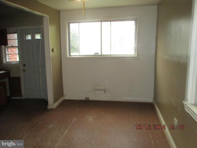 4922 Greencrest Road Baltimore, MD 21206 - Photo 5 of 13 Dining Room