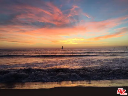 $10,750,000 | 2505 Ocean Front Walk, Venice, CA 90291