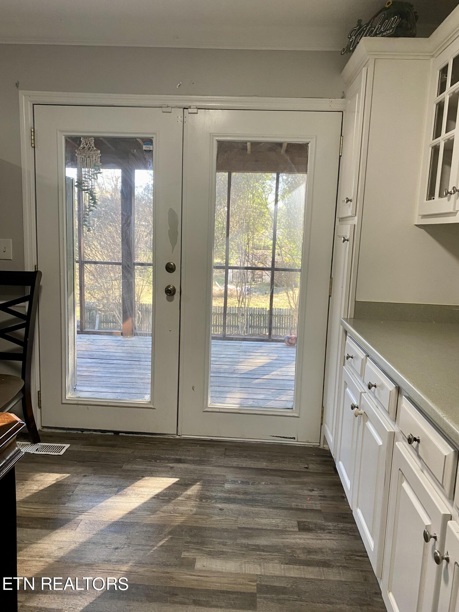 7304 Sterling Road Hixson, TN 37343 - Photo 9 of 21 Kitchen / dining room