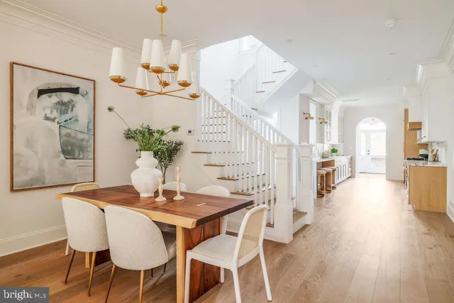 a view of entryway and hall