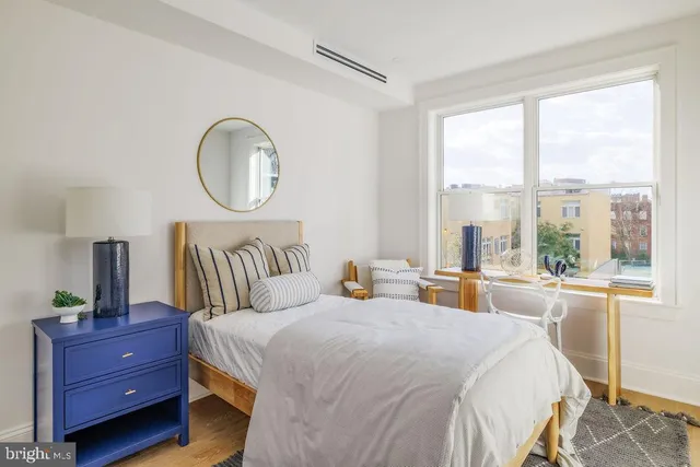 a car parked in front of a building