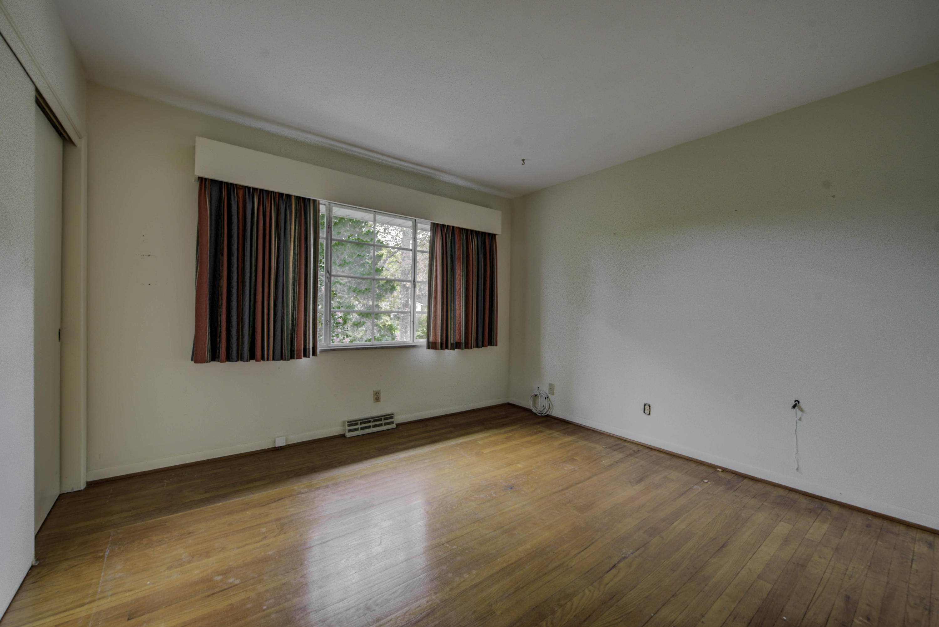 102 Davidson Lane Oak Ridge, TN 37830 - Photo 13 of 36 Bedroom 2