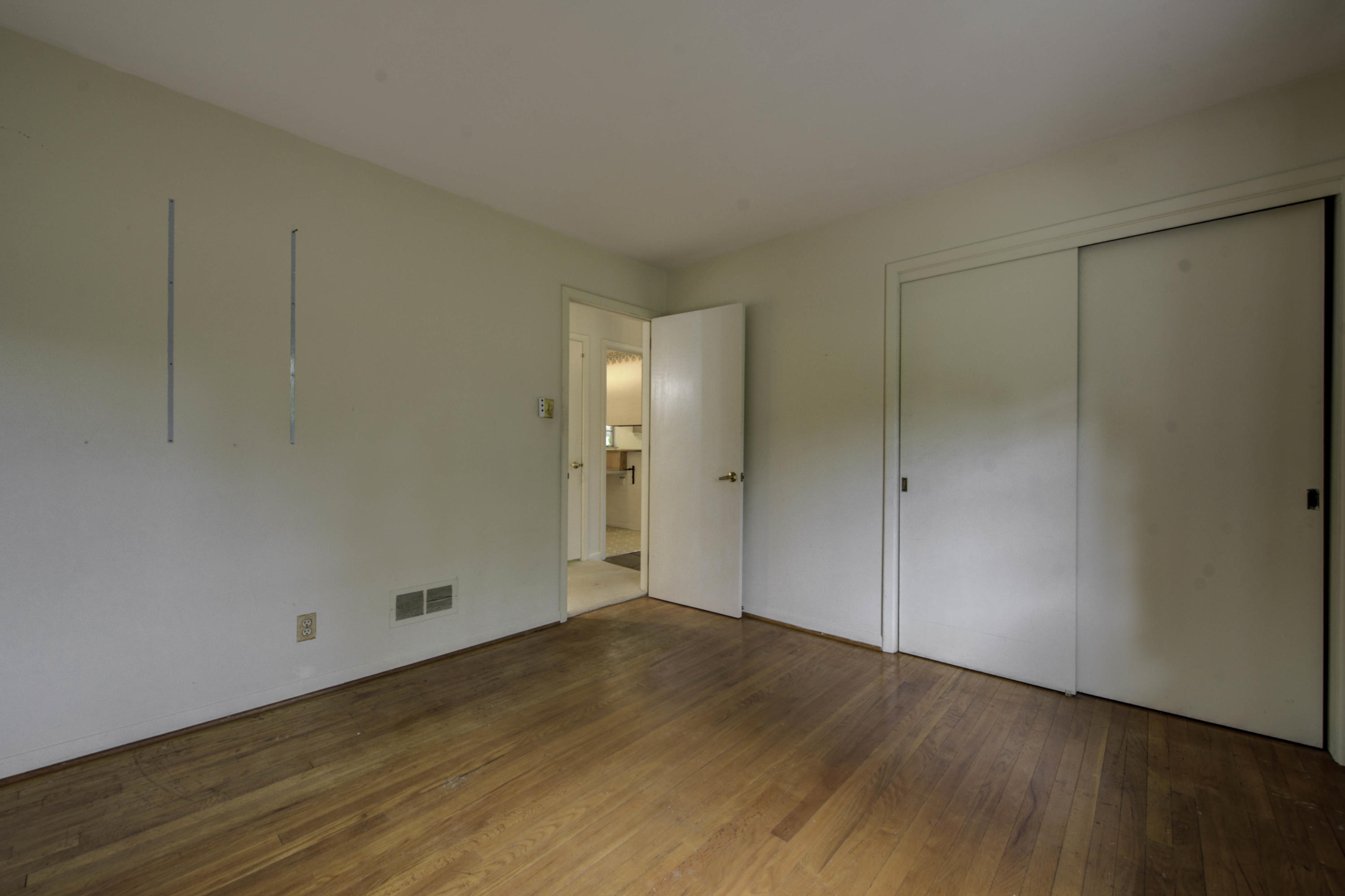102 Davidson Lane Oak Ridge, TN 37830 - Photo 14 of 36 Hardwood floor