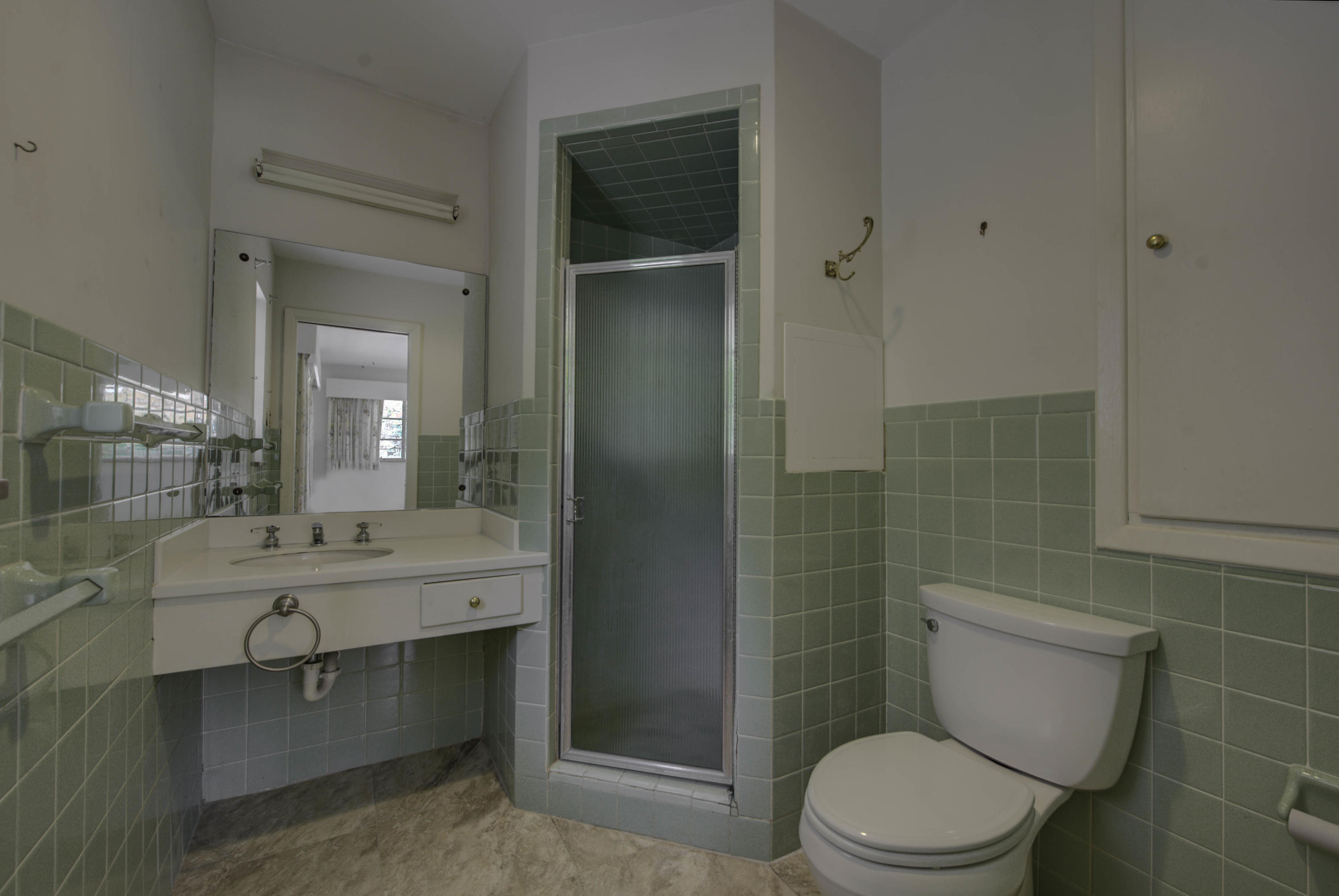 102 Davidson Lane Oak Ridge, TN 37830 - Photo 20 of 36 Master bath w/shower