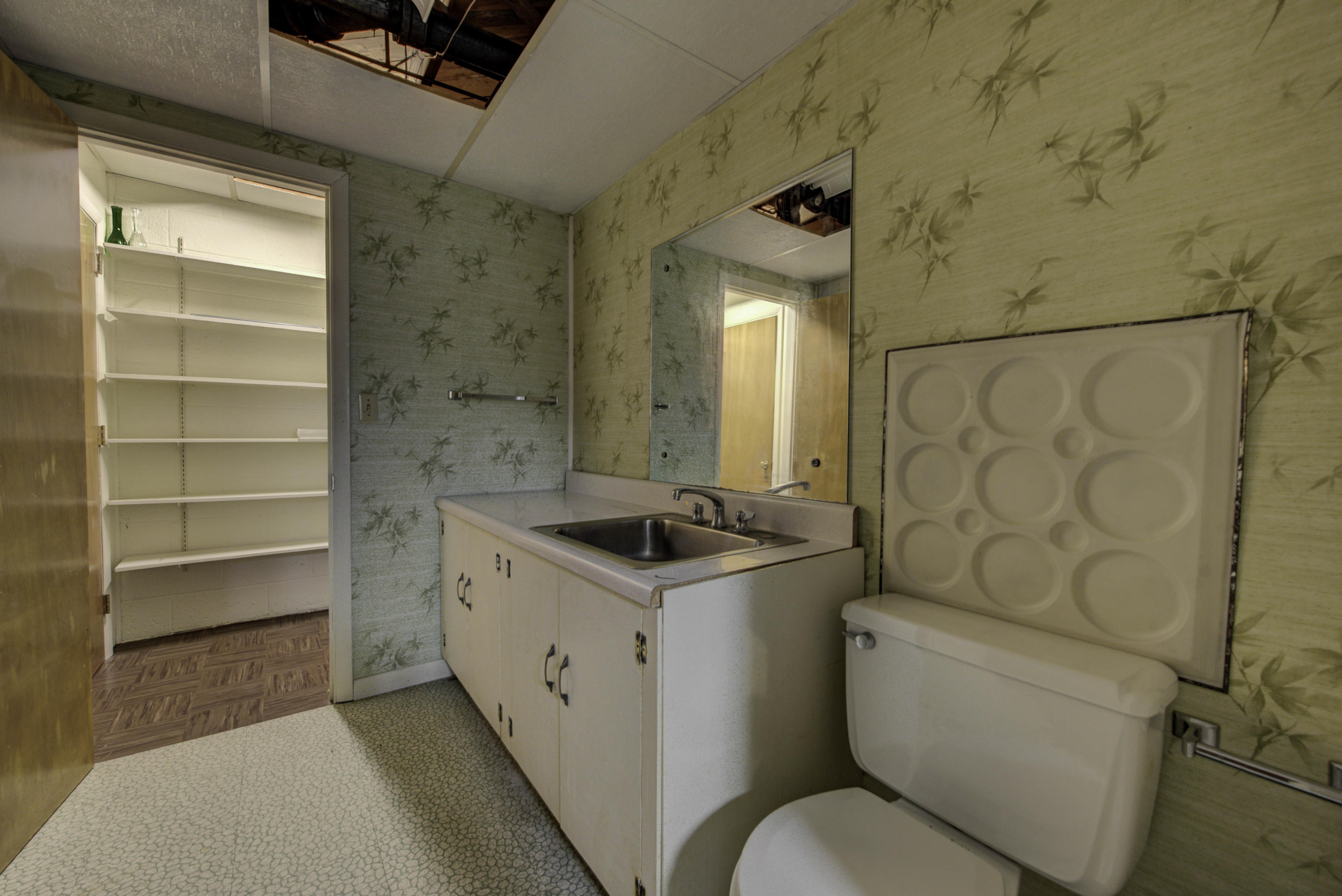102 Davidson Lane Oak Ridge, TN 37830 - Photo 23 of 36 Half bath