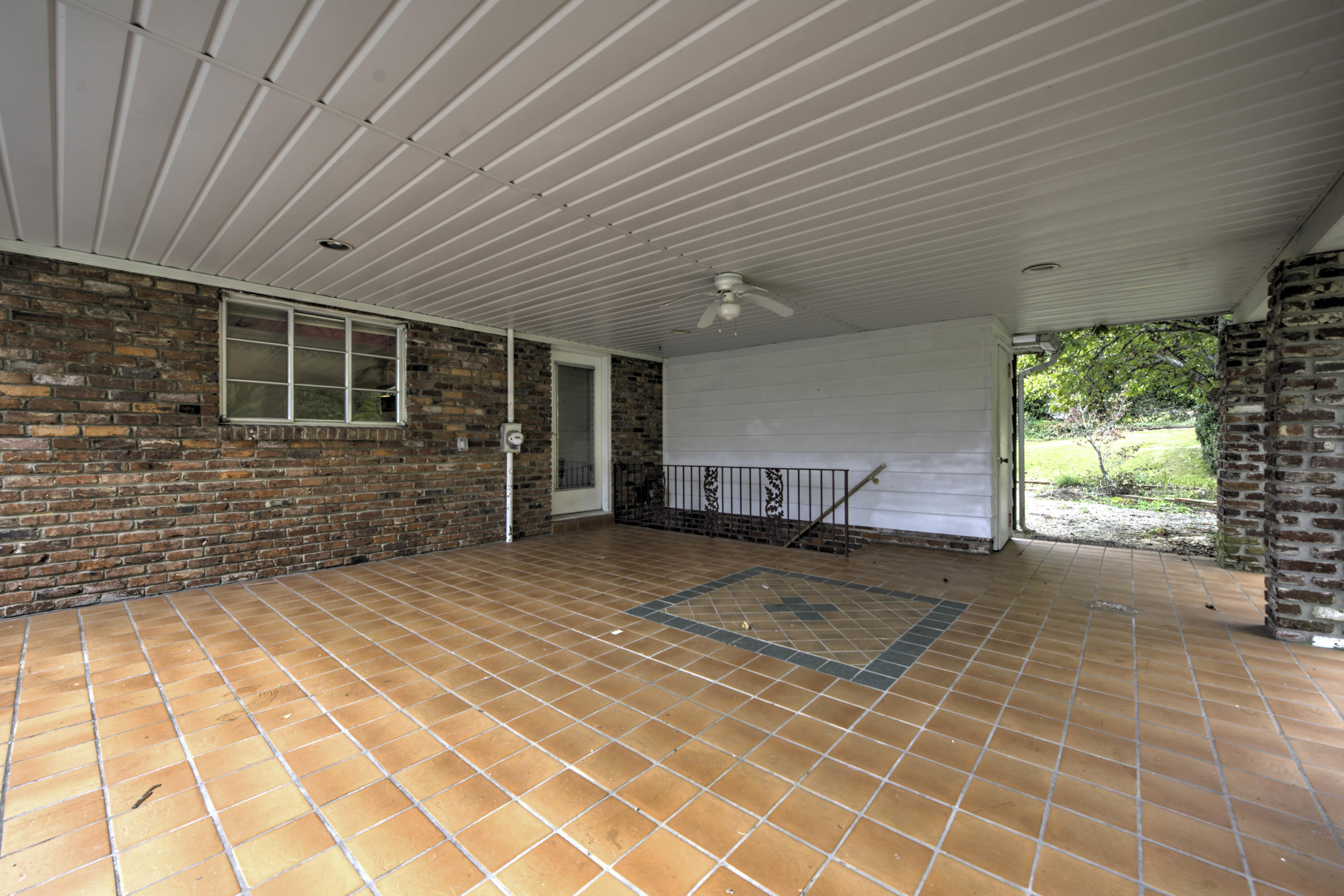 102 Davidson Lane Oak Ridge, TN 37830 - Photo 28 of 36 Tiled covered porch