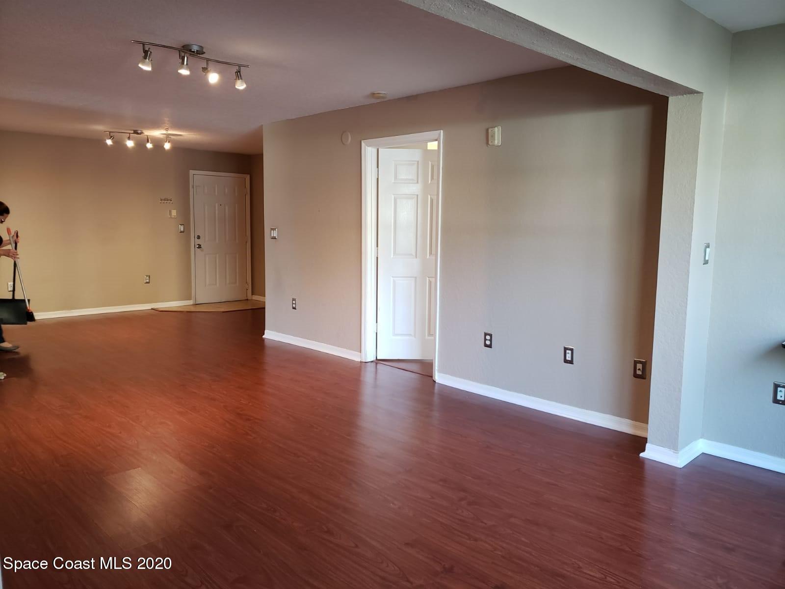 5447 Vineland Road, Unit 1108 Orlando, FL 32811 - Photo 5 of 7 picture6