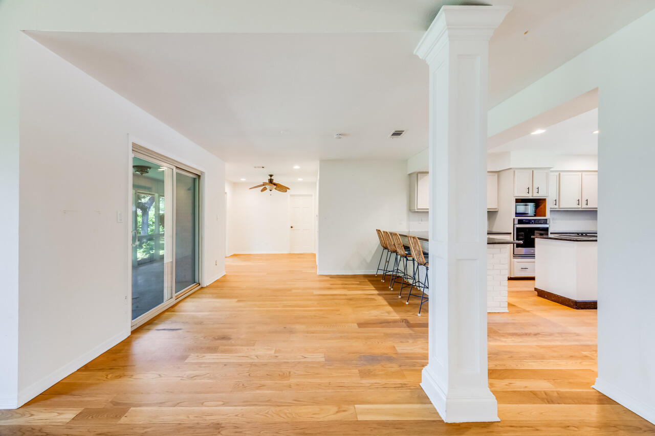 5 Cahaba Court Destin, FL 32541 - Photo 7 of 44 a view of kitchen living room with wooden floor
