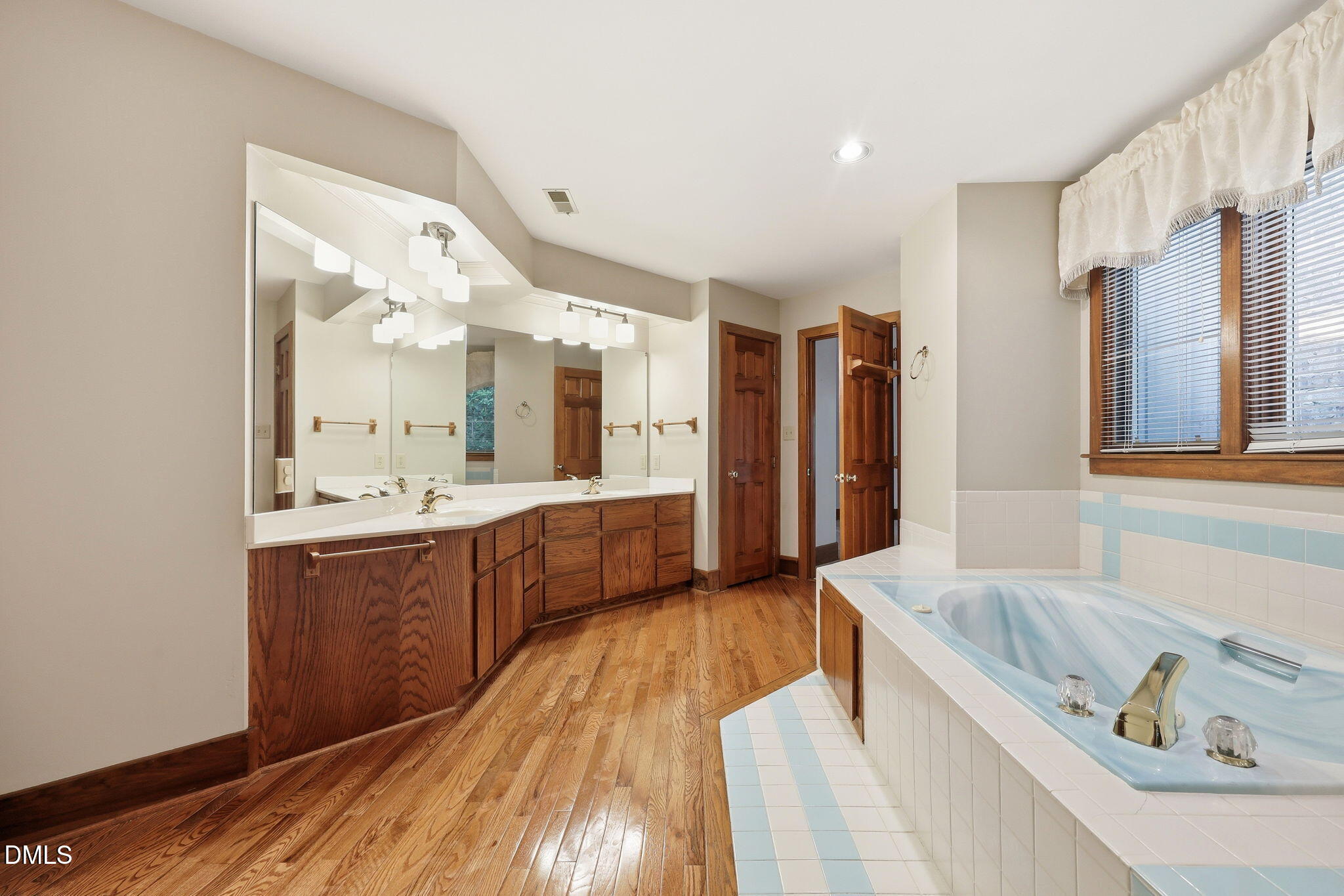 10732 Dunhill Terrace Raleigh, NC 27615 - Photo 28 of 62 40-web-or-mls-IMG_9004