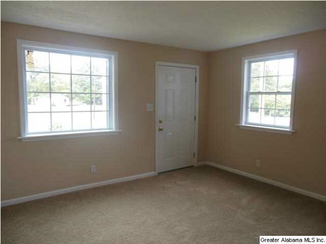 581 Seminole Circle Fairfield, AL 35064 - Photo 6 of 17