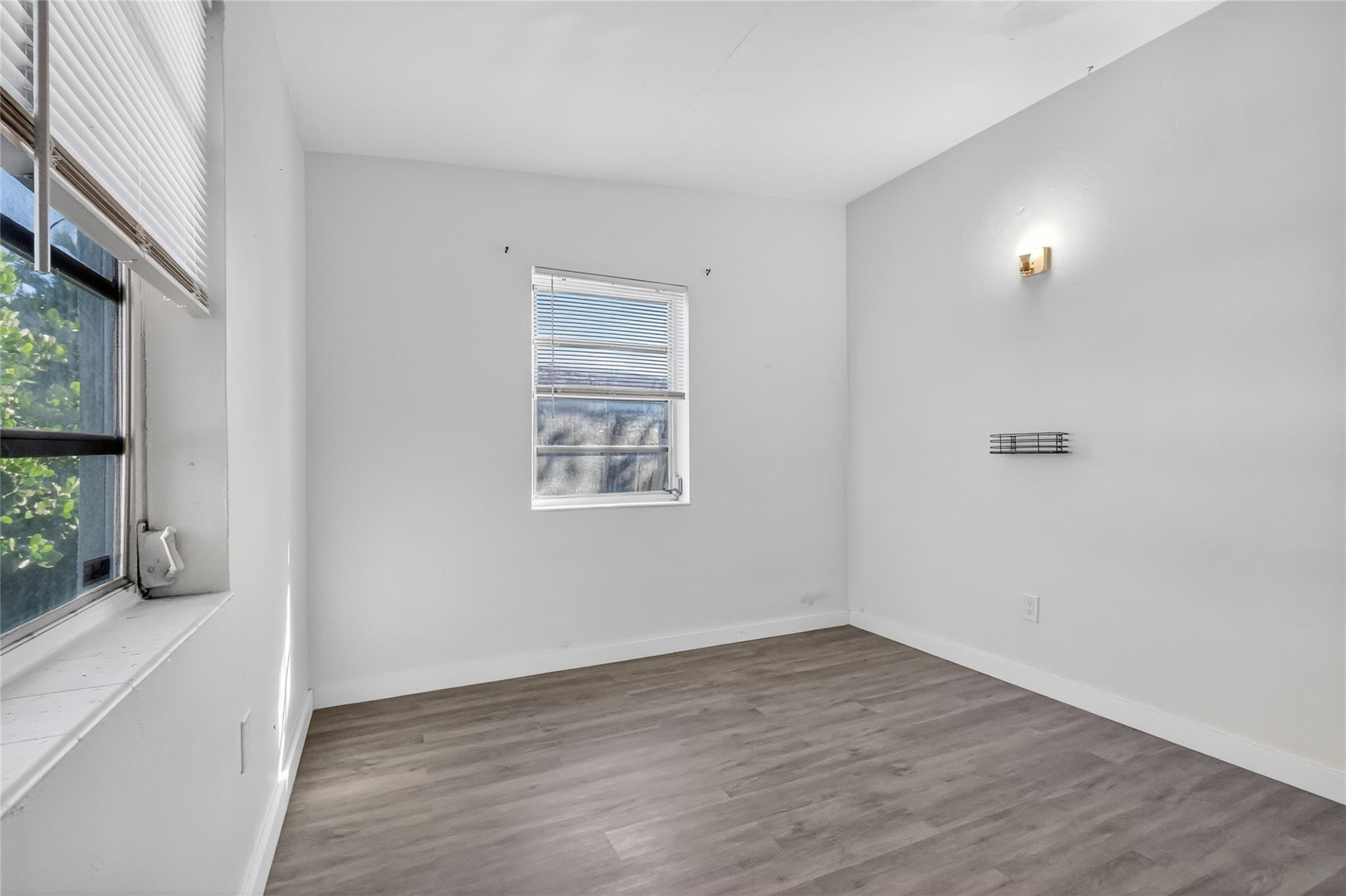 1420 Northeast 44th Street Pompano Beach, FL 33064 - Photo 18 of 45 Guest room