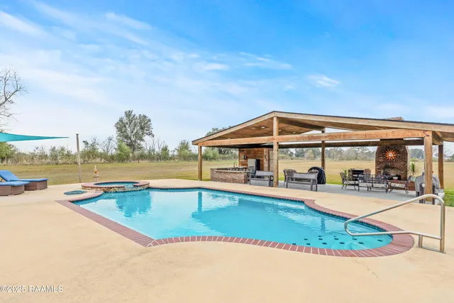 $499,900 | 11325 Highway 92, Maurice, LA 70555