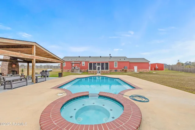 $499,900 | 11325 Highway 92, Maurice, LA 70555