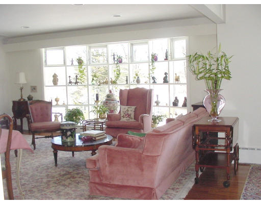 37 Ardmore Road Worcester, MA 01609 - Photo 3 of 10 Gallery Image 3