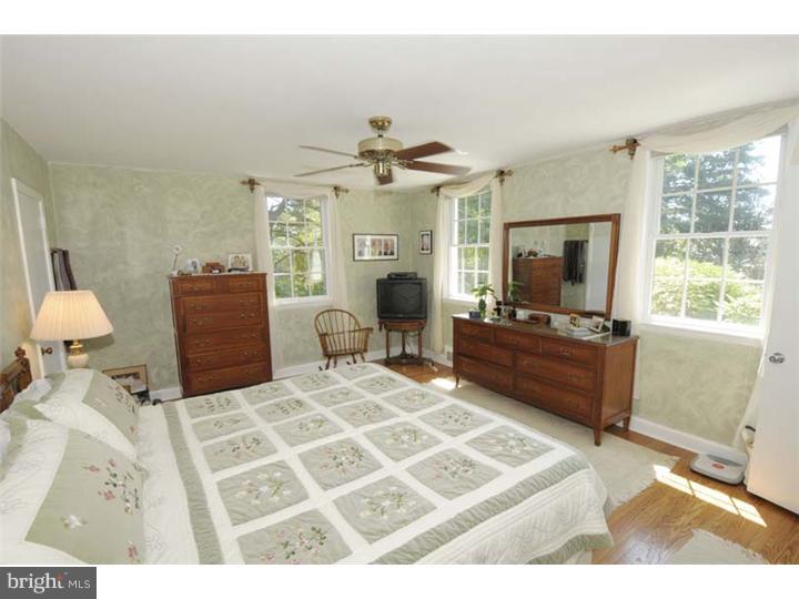 924 Oak Ridge Road Bryn Mawr, PA 19010 - Photo 14 of 21 Bedroom - Main