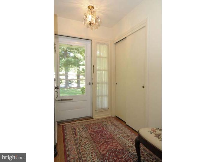924 Oak Ridge Road Bryn Mawr, PA 19010 - Photo 10 of 21 Foyer