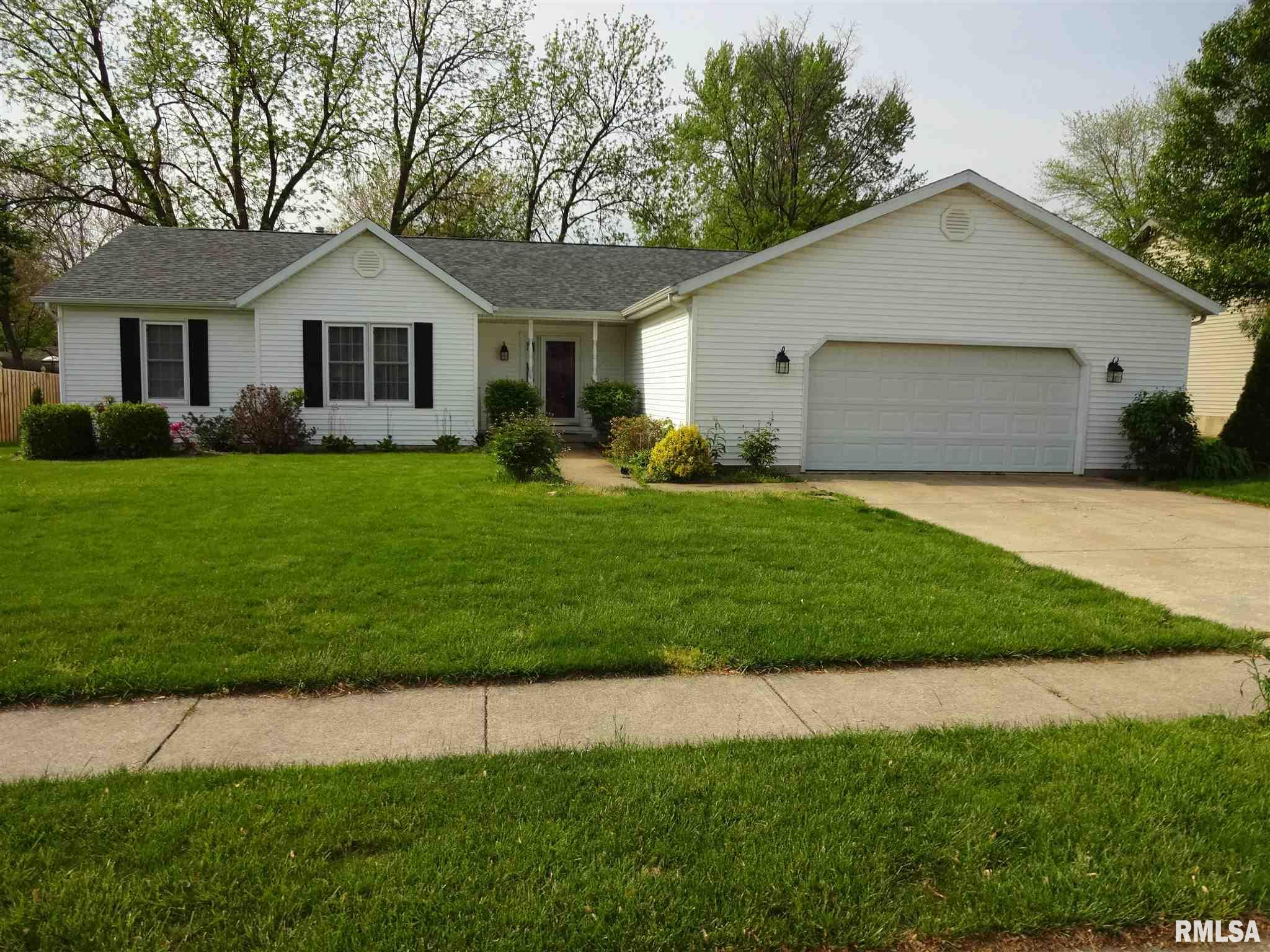 4320 Comanche Drive Springfield, IL 62711 - Photo 1 of 25