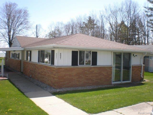 6021 Lakeshore Road Lexington, MI 48450 - Photo 3 of 7 P4220312.JPG