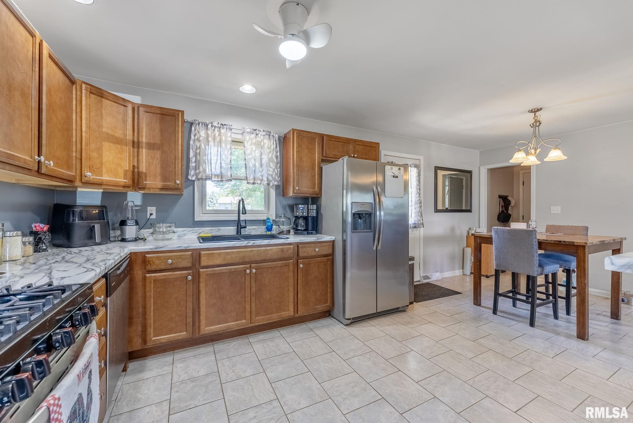 1738 Middle Road Bettendorf, IA 52722 - Photo 5 of 20 Gallery Image 5