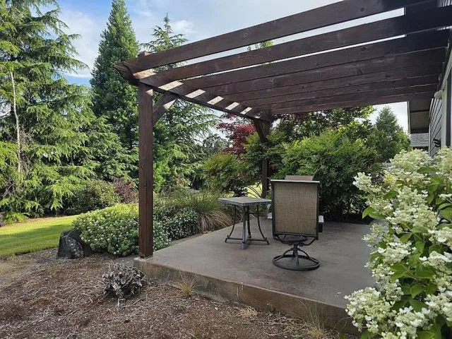 $899,474 | 81988 Hillview Drive, Creswell, OR 97426