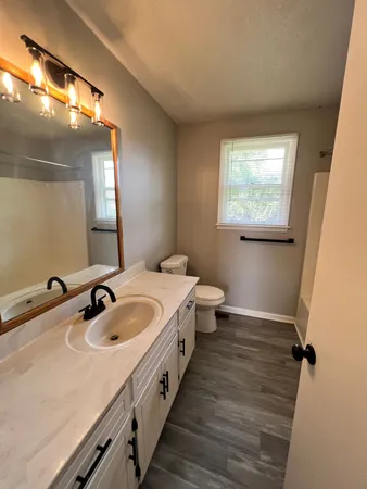 $1,700 | 802 Knox Lane, Clarksville, TN 37042