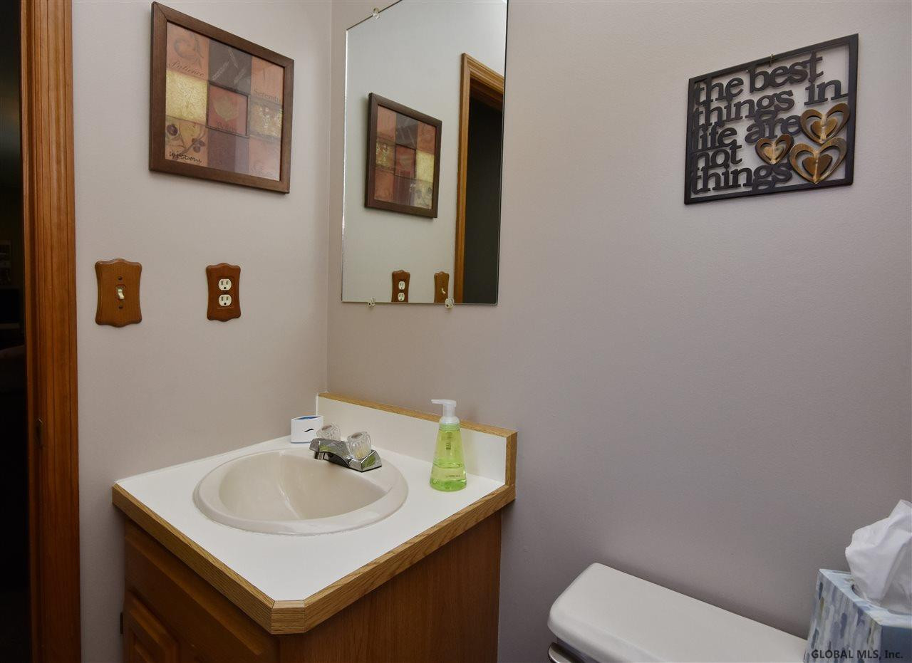 100 Putnam Road Rotterdam, NY 12306 - Photo 17 of 23 Photo 18