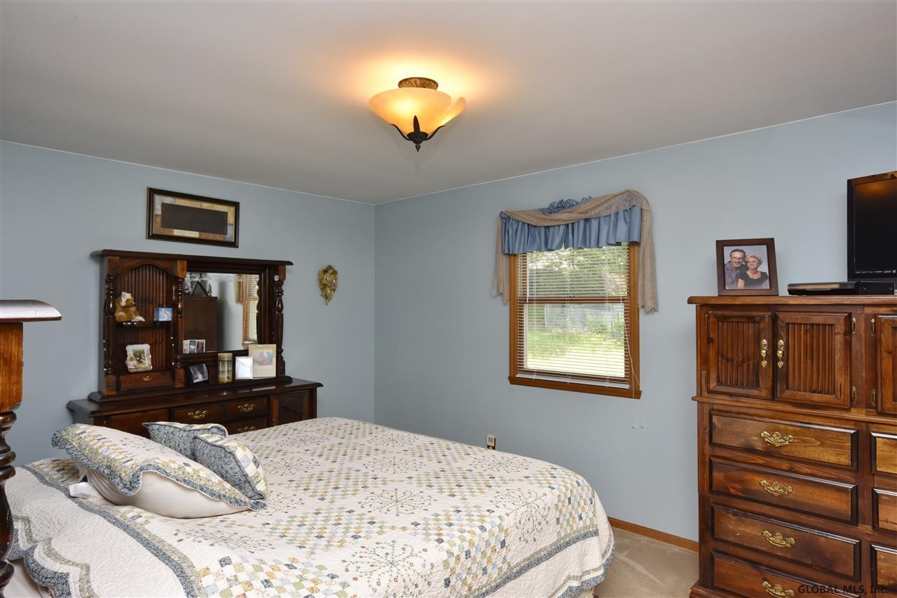 100 Putnam Road Rotterdam, NY 12306 - Photo 10 of 23 Photo 11