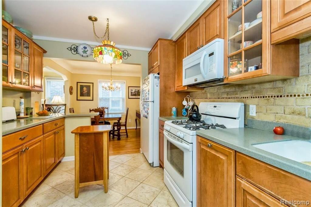 2013 Drexel Street Dearborn, MI 48128 - Photo 10 of 27