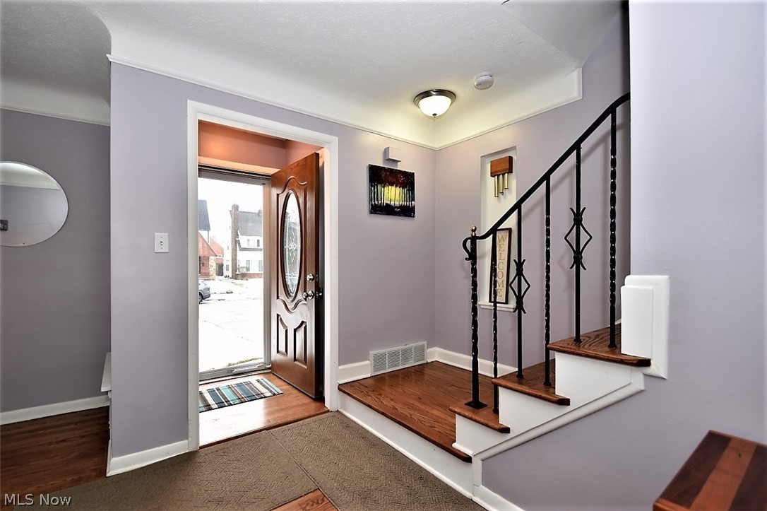3554 Winchell Road Shaker Heights, OH 44122 - Photo 2 of 23 Gallery Image 2