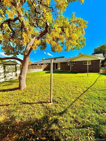 a front view of house with yard