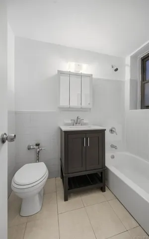$1,600 | 2244 Bronx Park East, Unit 3E | Bronxwood