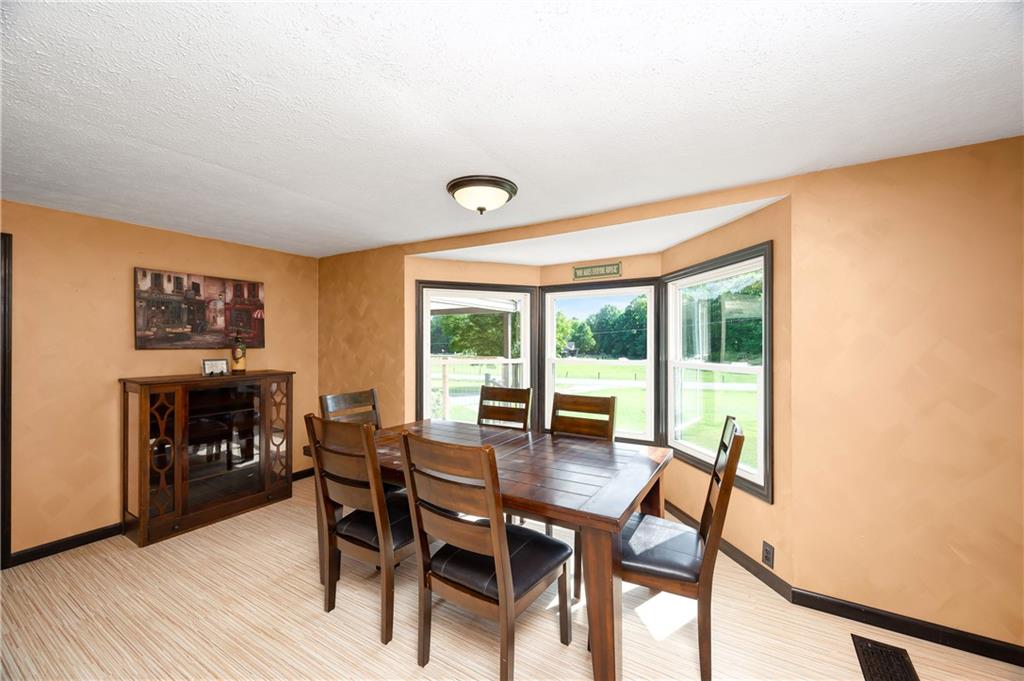 407 North Liberty Road Grove City, PA 16127 - Photo 16 of 46 Gallery Image 16