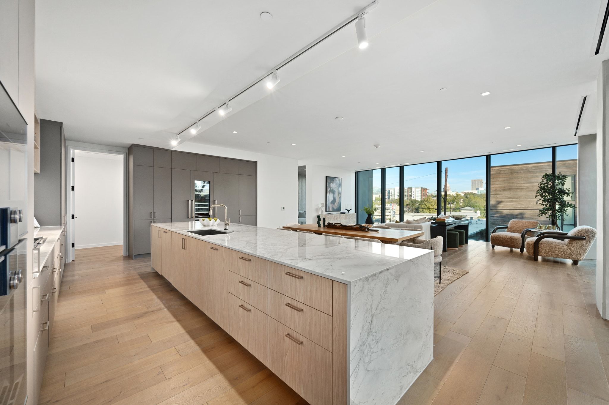 1006 Baylor Street, Unit 201 Austin, TX 78703 - Photo 9 of 40