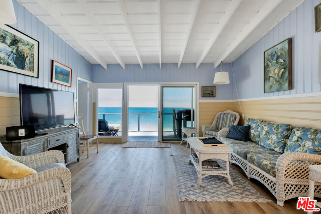 24528 Malibu Road Malibu, CA 90265 - Photo 15 of 68