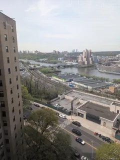 $260,000 | 4 Fordham Hill Ovl, Unit 14G | University Heights