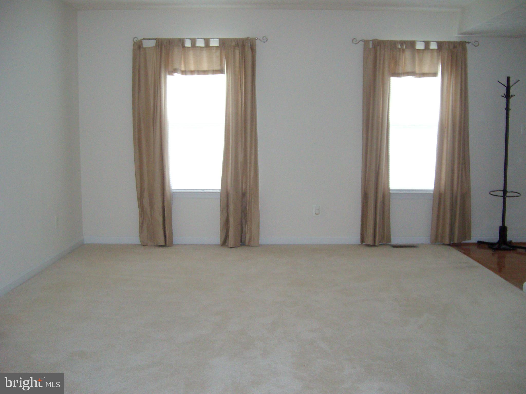 606 Kingfisher Road Edgewood, MD 21040 - Photo 6 of 24 Living Room