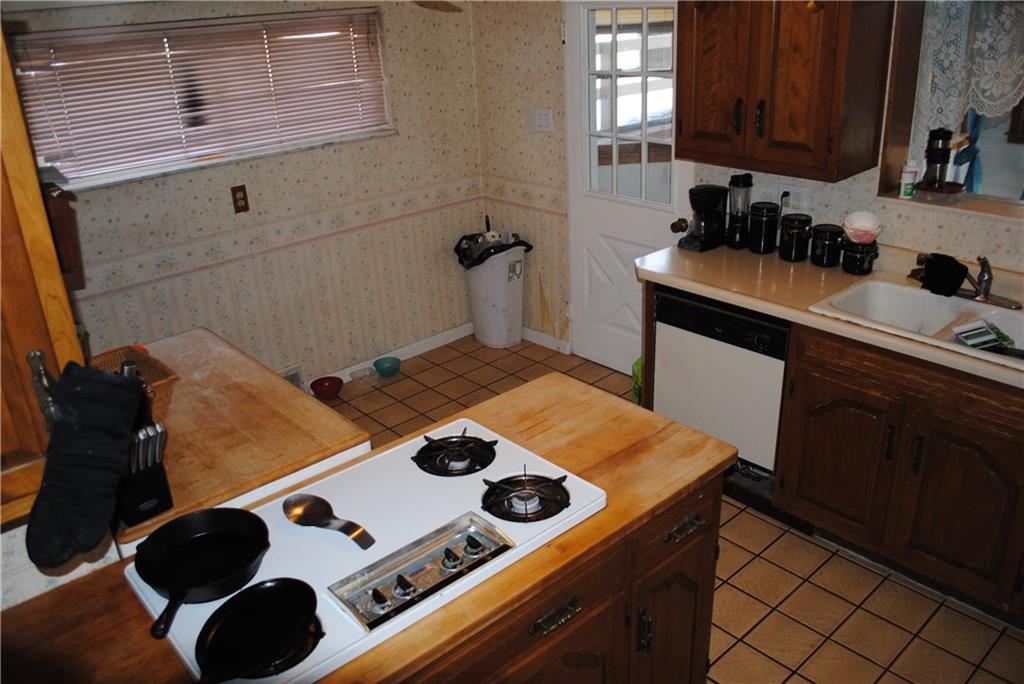 1129 Knox Street McKees Rocks, PA 15136 - Photo 7 of 25