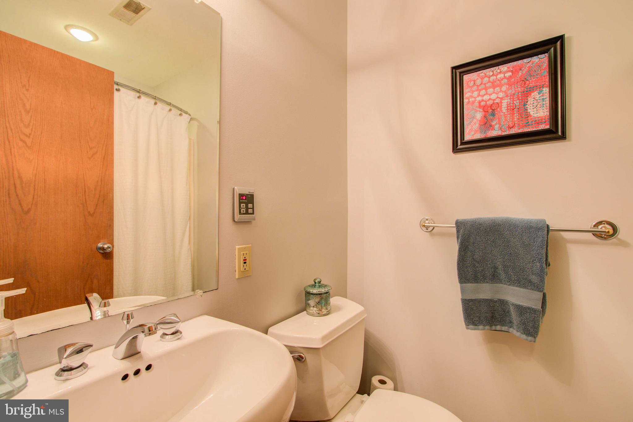 10610 Sweepstakes Road Damascus, MD 20872 - Photo 40 of 49 Full bath next to bedroom 4