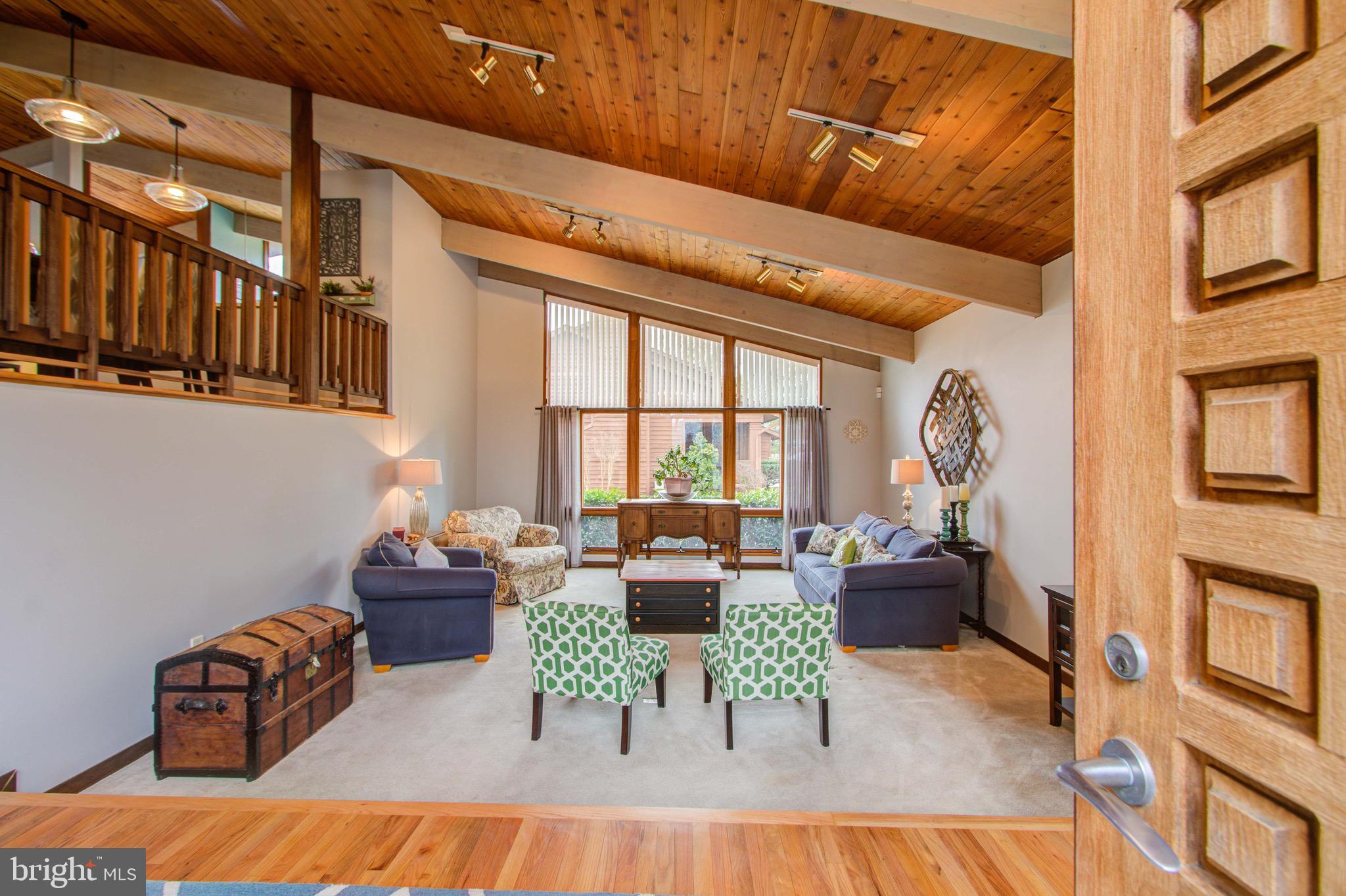 Entrance foyer with view of living room.