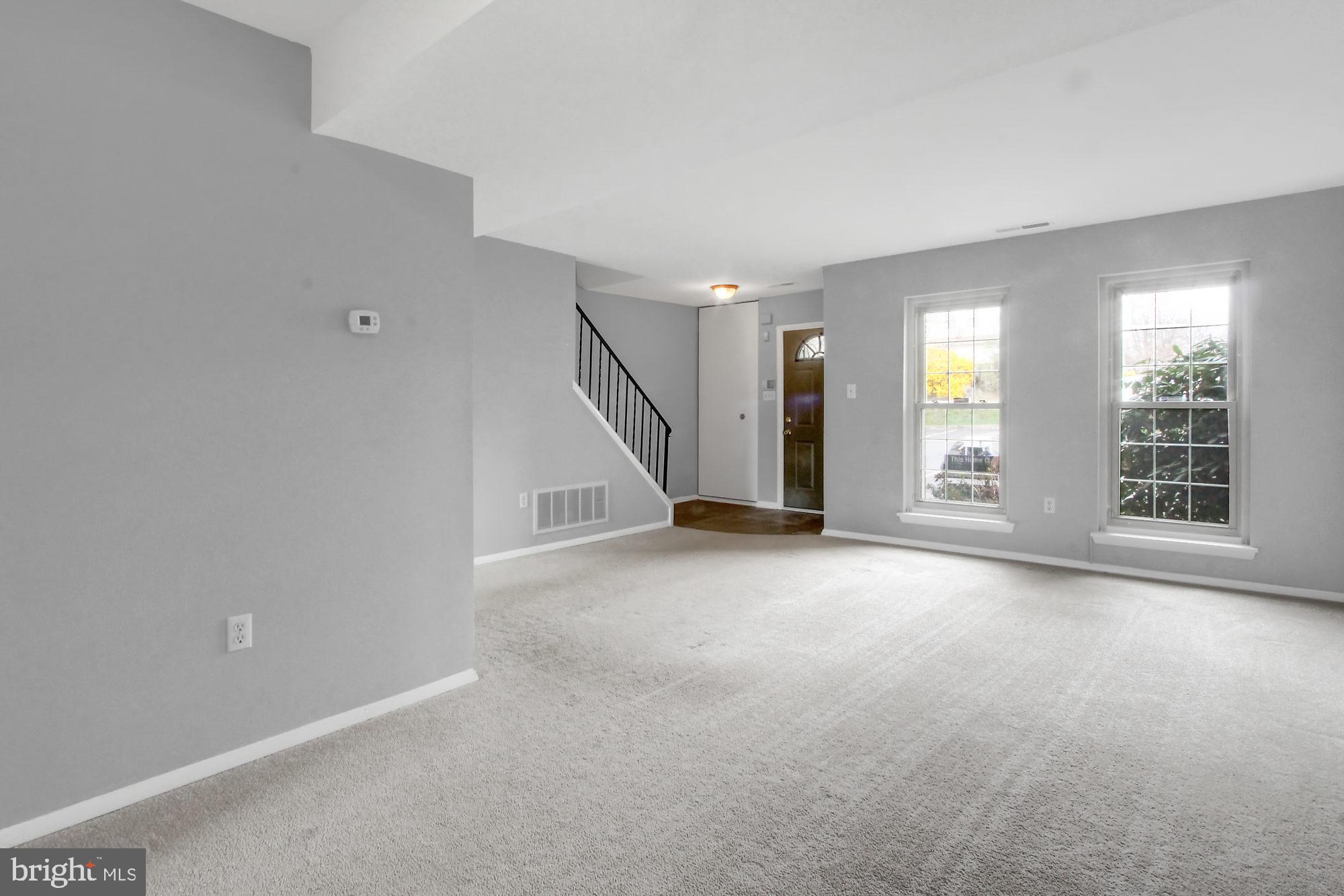 632 Lopax Road Harrisburg, PA 17112 - Photo 7 of 25 Living Room