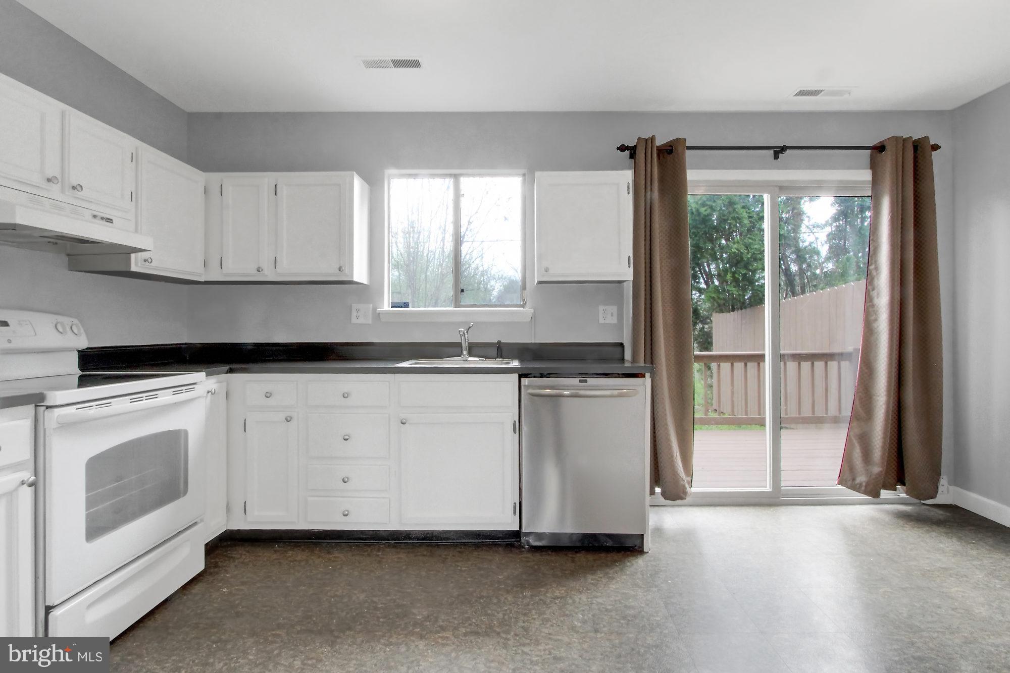 632 Lopax Road Harrisburg, PA 17112 - Photo 9 of 25 Kitchen