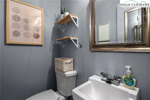 $198,900 | 103 Hornbeam Road, Unit 1A, Beech Mountain, NC 28604