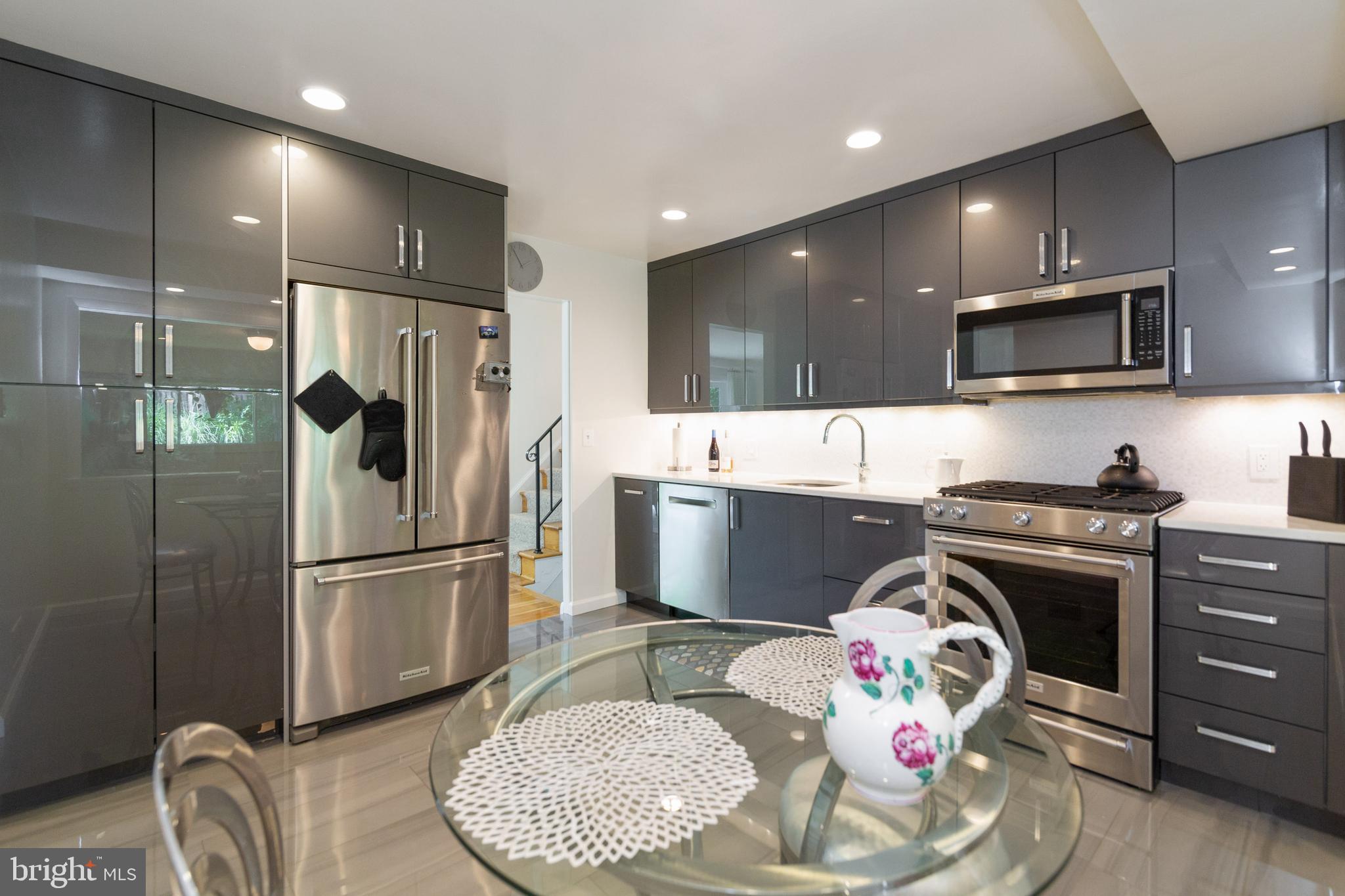 10107 Kohler Road Silver Spring, MD 20902 - Photo 15 of 34 Gorgeous designer kitchen