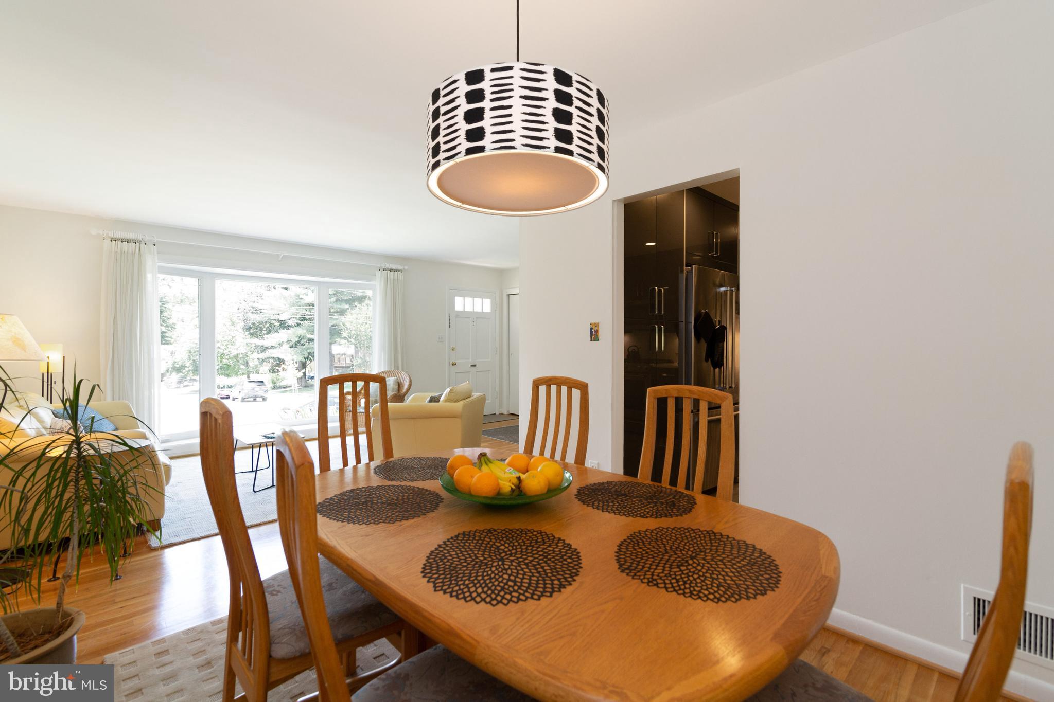 10107 Kohler Road Silver Spring, MD 20902 - Photo 6 of 34 Dining room