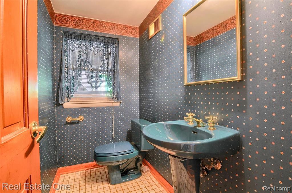 483 Willow Tree Lane Rochester Hills, MI 48306 - Photo 44 of 47