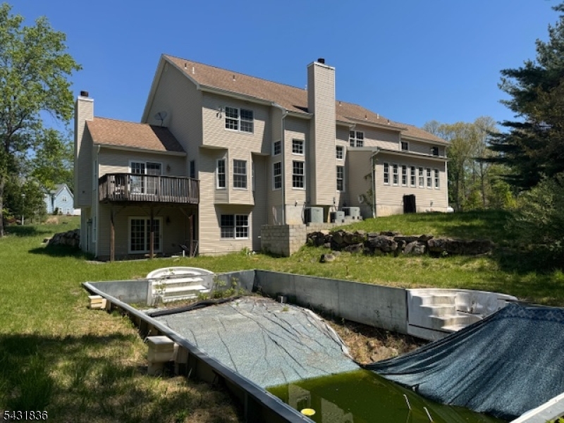 15 Berry Court Flanders, NJ 07836 - Photo 2 of 14