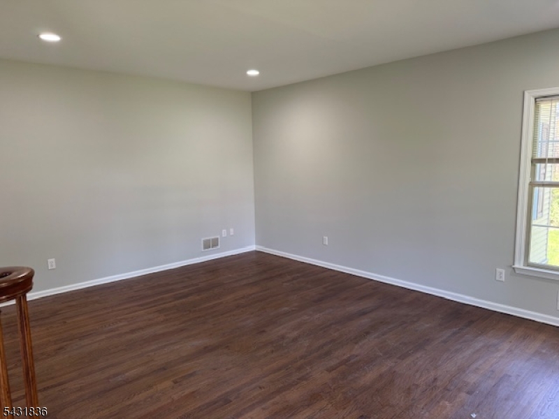 15 Berry Court Flanders, NJ 07836 - Photo 8 of 14